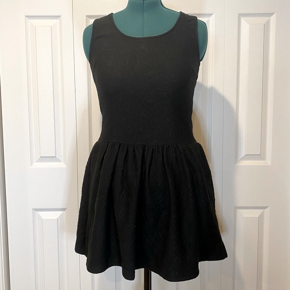 Black Stretchy Modern Drop-Waist Skater Dress with pockets Size Medium - Picture 2 of 13